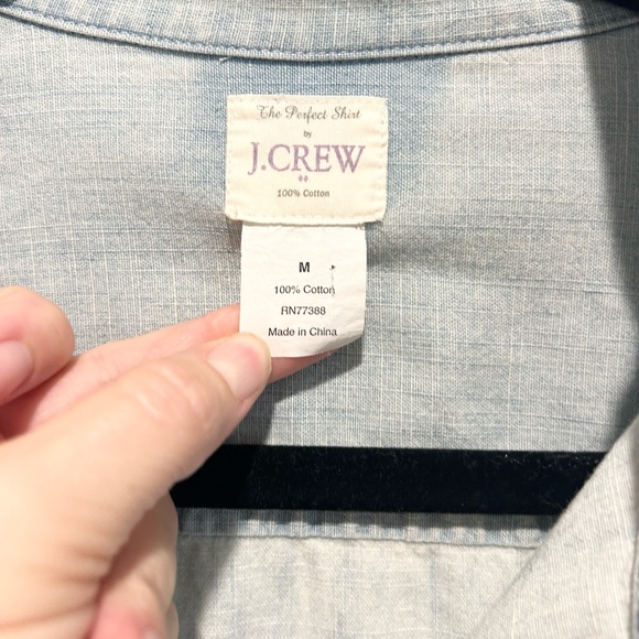 J. Crew Perfect Shirt Chambray Button Down 100% Cotton Light Wash Size M - Picture 5 of 7